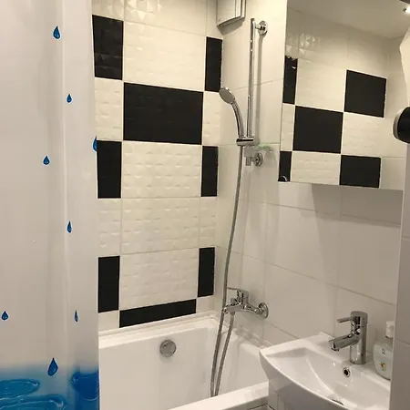Apartman 10 Ebreju Iela Riga